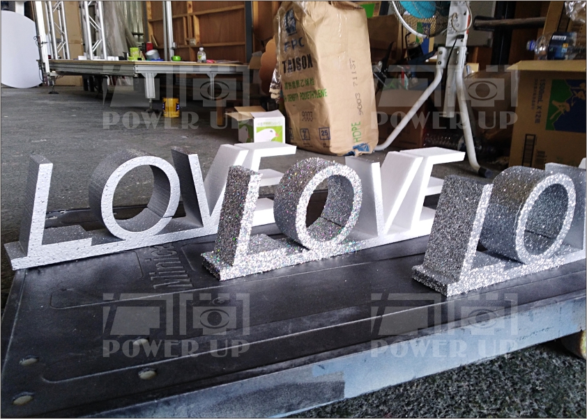 LOVE立體字(3種銀效果)